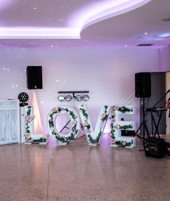 Wedding decorations at the Sandy Cove Hotel